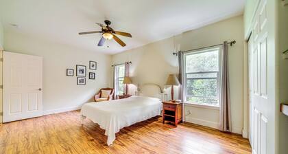 Beach Gear Provided! Lush, Quiet Hawaiian Hideaway