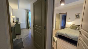 2 bedrooms, iron/ironing board, travel crib, free WiFi