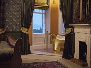 Luxury Double Room | Desk, laptop workspace, blackout drapes, iron/ironing board - Glencruitten House (Oban)