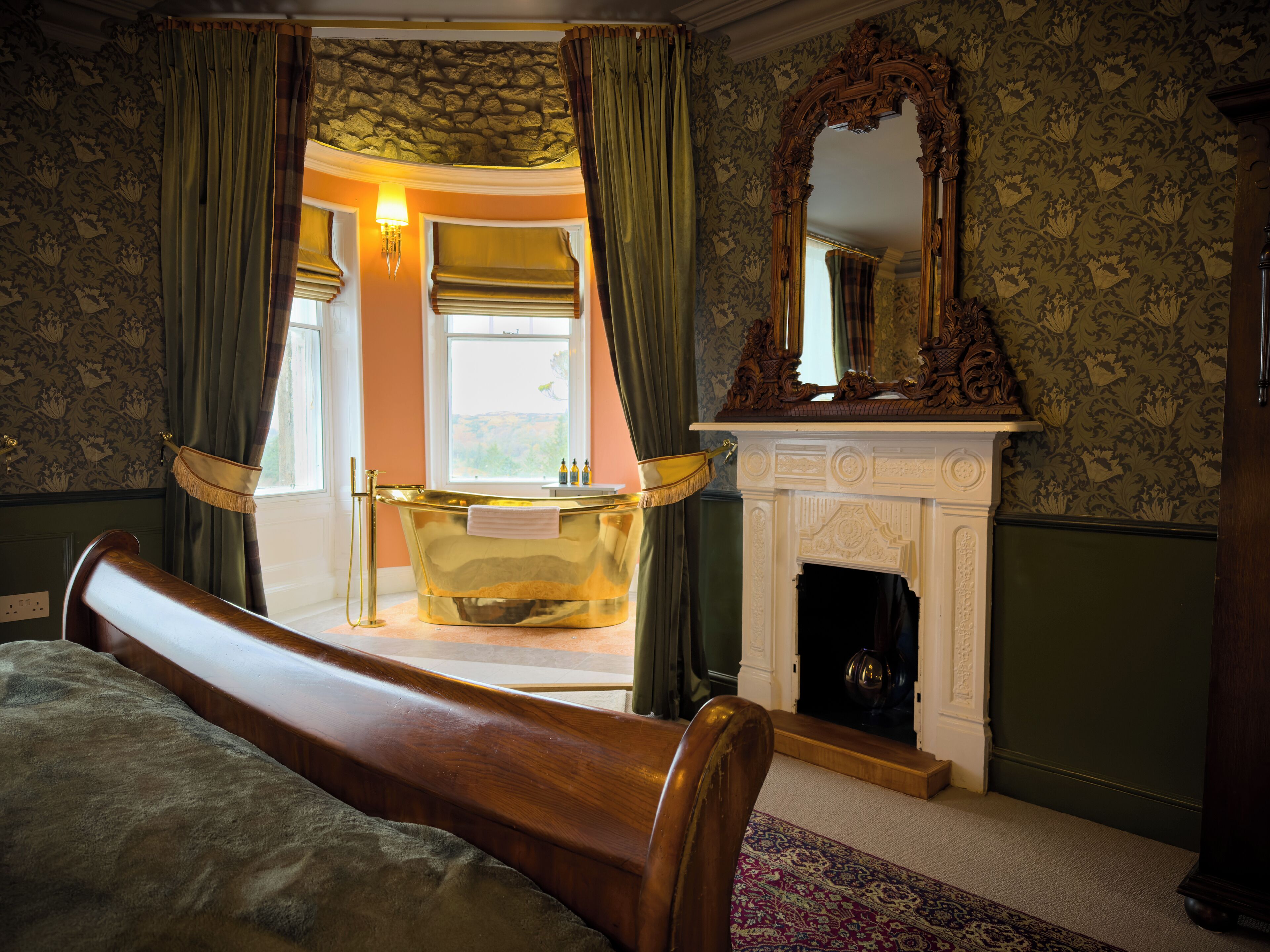 Schreibtisch, laptopgeeigneter Arbeitsplatz, Verdunkelungsvorhänge