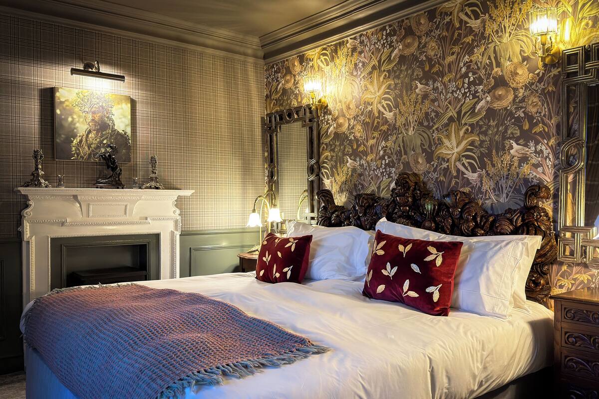 Bureau, espace de travail pour ordinateur portable, rideaux occultants