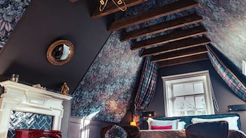 Family Villa | Desk, laptop workspace, blackout drapes, iron/ironing board