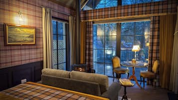 Liosalden Glade | Desk, laptop workspace, blackout drapes, iron/ironing board