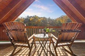 Outdoor dining - Couple’s Refuge by Ghosal Luxury Lodging (Sevierville)