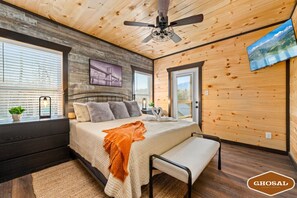 12 bedrooms, desk, iron/ironing board, free WiFi