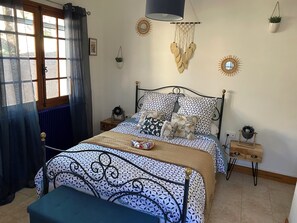 1 bedroom, WiFi, bed sheets
