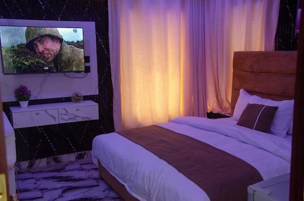 2 bedrooms, in-room safe, desk, laptop workspace