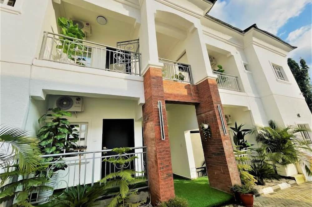 Size99 Apartment and Suites