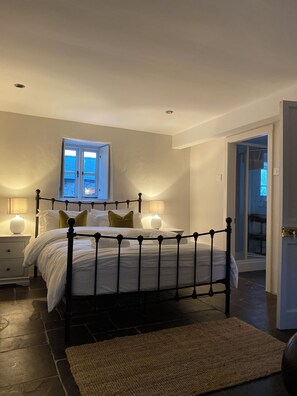 4 bedrooms, iron/ironing board, travel cot, WiFi