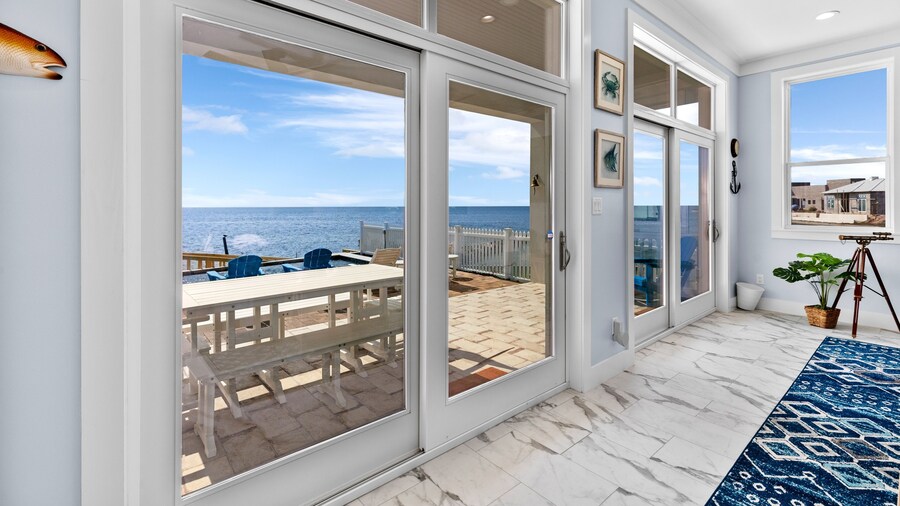 Ahh Da Sea - Waterfront, Backyard Ramp To Jetty & Laguna 3 Bedroom Home
