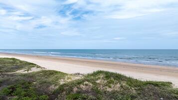 House, 3 Bedrooms | Beach