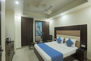 Superior-Doppel- oder -Zweibettzimmer | Zimmersafe, Schreibtisch, laptopgeeigneter Arbeitsplatz