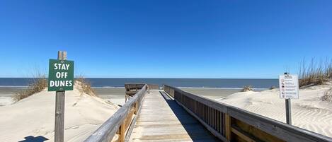 Duplex, 4 Bedrooms | Beach