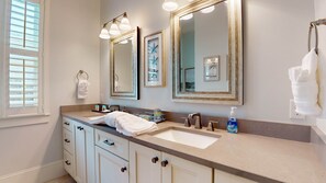 复式, 4 间卧室 | 浴室 | 毛巾