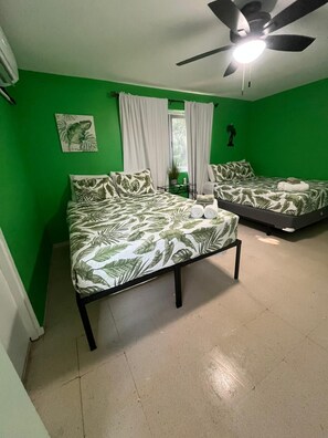 2 bedrooms, iron/ironing board, free WiFi, bed sheets - Charming 2-bedroom Apartment with Jacuzzi, AC, WiFi in Monte Grande (Monte Grande)