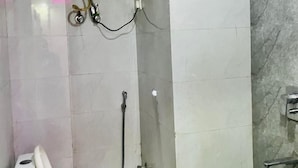 Superior Double or Twin Room | Bathroom | Shower, free toiletries, hair dryer (on request), towels - Hotel Park Suites (New Delhi)