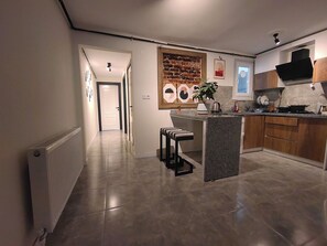 Electric kettle - 2BR 2Bath with Balcony Near Nişantaşı and Taksim #5 (Istanbul)