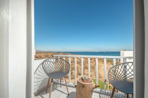 Deluxe Studio, Sea View | Terrace/patio - Akrolithos studios (Stelida)