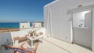Deluxe Studio, Sea View | Terrace/patio