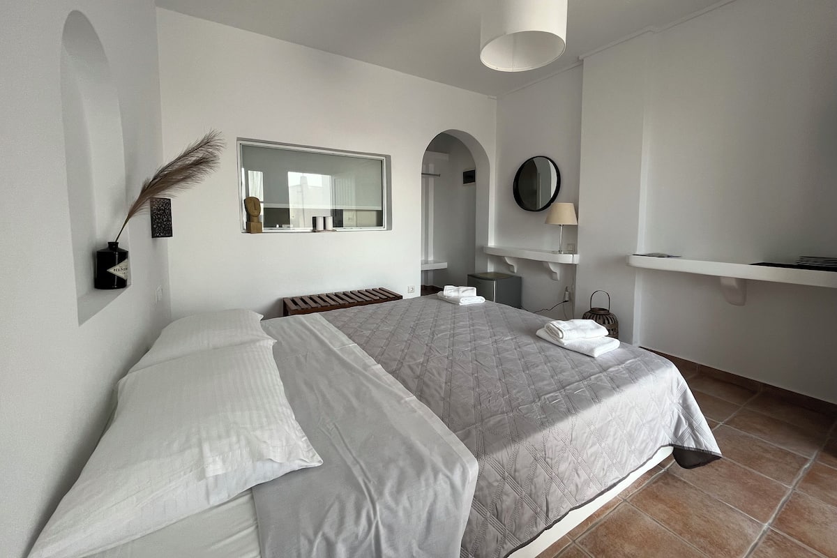 Soundproofing, iron/ironing board, free WiFi, bed sheets