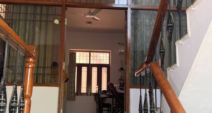 3Br/3Ba townhome in posh locality of Jaipur with AC, WiFi, fitness area