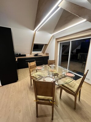 Dining - Guergonet, Cosy 2-bedroom accomodation (Châtelaudren-Plouagat)