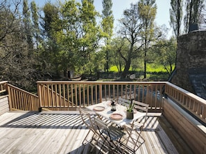 Outdoor dining - Guergonet, Cosy 2-bedroom accomodation (Châtelaudren-Plouagat)