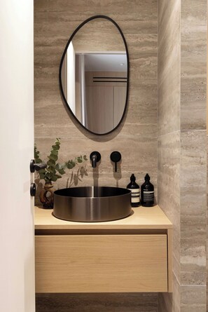 Apartment | Bathroom
