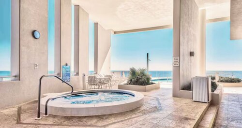 Beachfront Palazzo Condo - 2BR + Bunks, Gulf View w/ Free Beach Chairs!