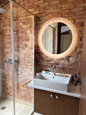 Shower, hair dryer, towels, soap - Papyrise View (Heraklion)