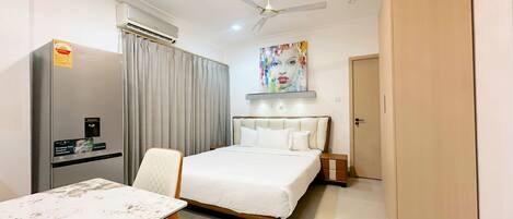 コンフォート ルーム バルコニー | WiFi (無料)、ベッドシーツ