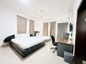 Executive Twin Room | Free WiFi, bed sheets - Golden Crystal Hotel (Accra)