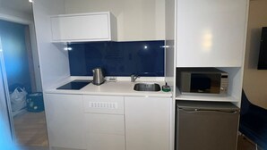 Microwave, oven, stovetop, electric kettle - orbi city block A (Batumi)