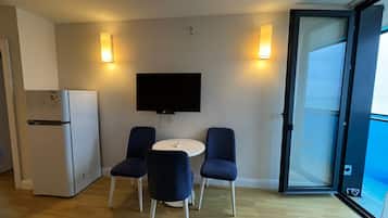 Desk, laptop workspace, free WiFi