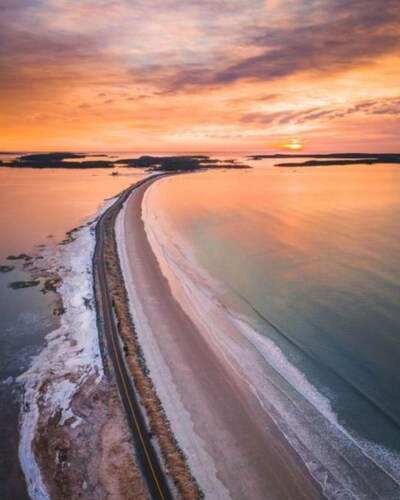 Family home with Wood Fire Sauna near the coast. Hypoallergenic pet friendly.