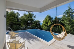 Pool - Berfami 5-star villa with panoramic seaview & modern luxury in Podstrana, Split (Podstrana)