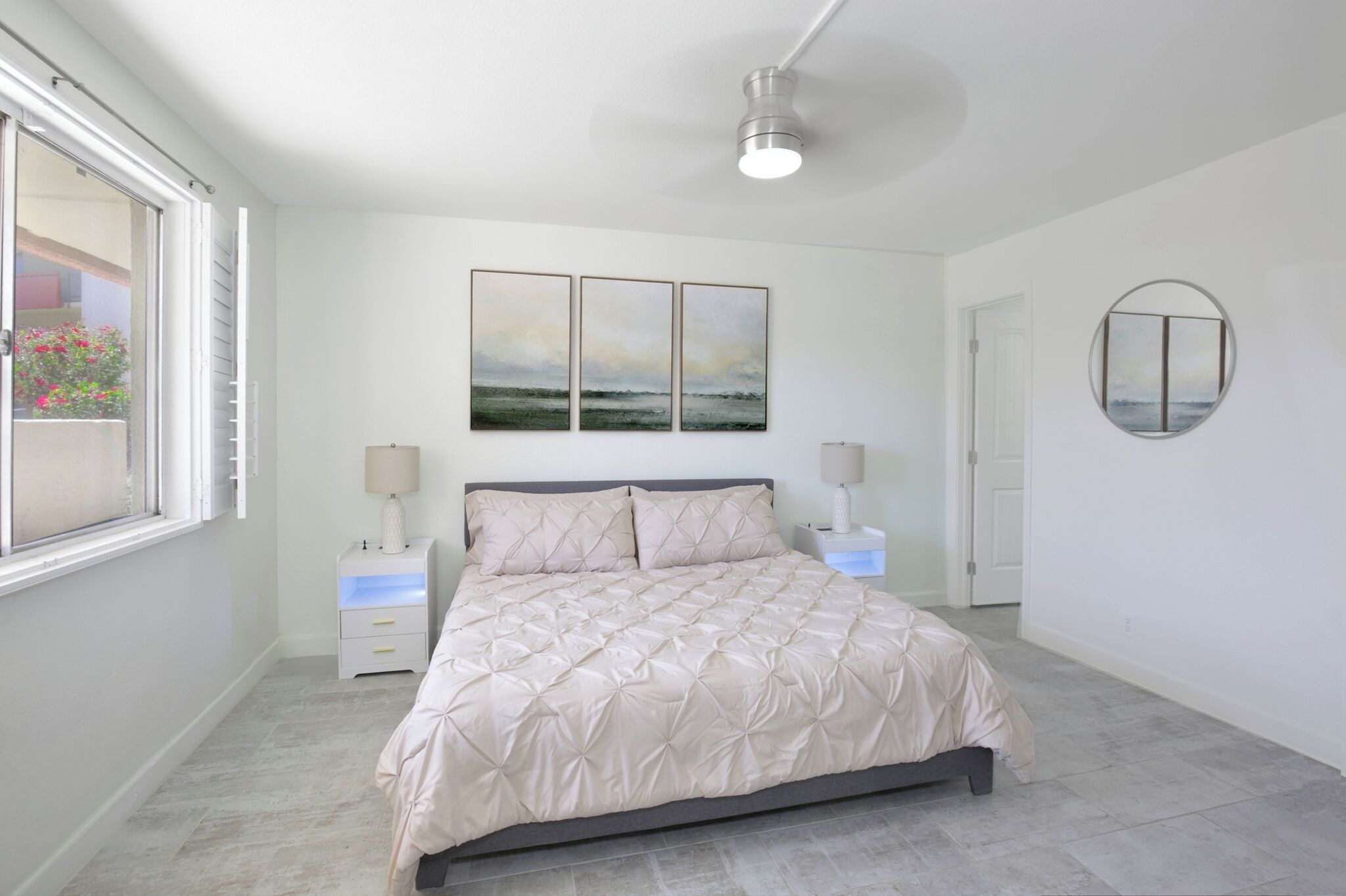 2 bedrooms, desk, iron/ironing board, travel crib