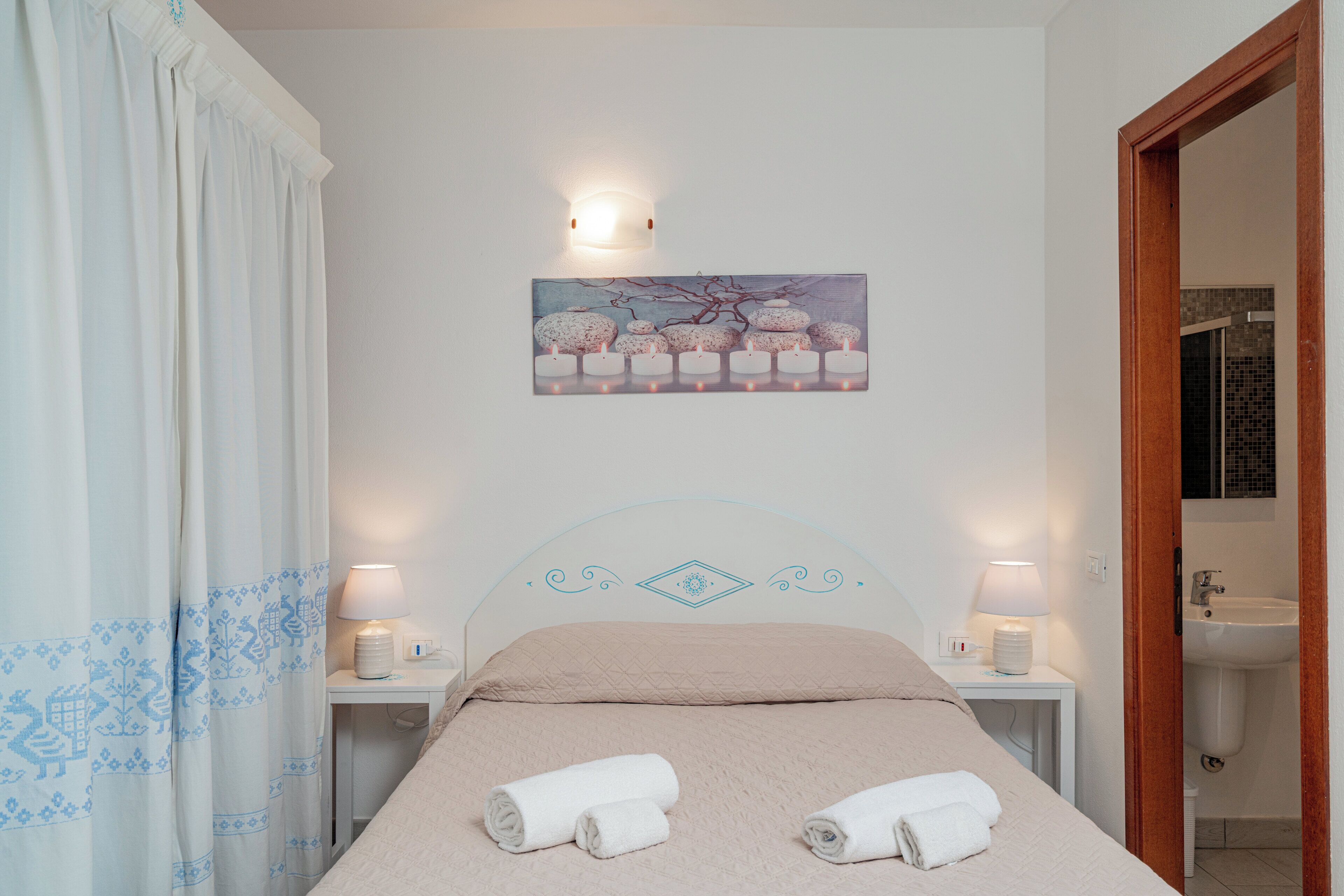 Classic Studio, 1 Double Bed, Balcony | Blackout drapes, iron/ironing board, WiFi (free)