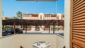 Estudio clásico, 1 cama doble con sofá cama, balcón | Terraza o patio