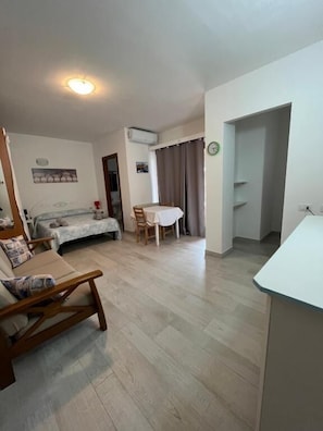 Flat-screen TV - Studio's Pavese (Olbia)