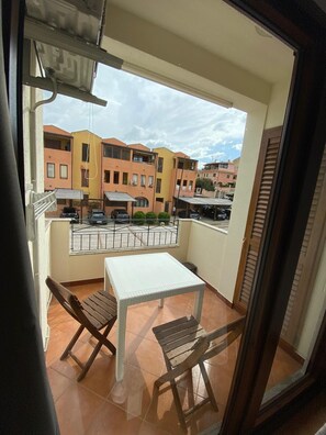 Estúdio clássico, 1 cama de casal e sofá-cama, sacada | Terraço/pátio