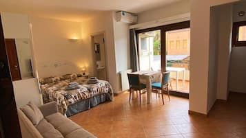 Classic Studio, 1 Double Bed with Sofa bed, Balcony | Blackout curtains, iron/ironing board, free WiFi