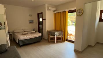 Classic Studio, 1 Double Bed with Sofa bed, Balcony | Blackout curtains, iron/ironing board, free WiFi