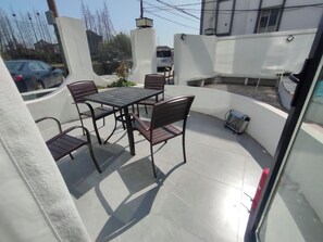 Kamar Quadruple Comfort | Teras/patio