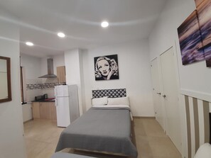 1 habitación, tabla de planchar con plancha y acceso a internet