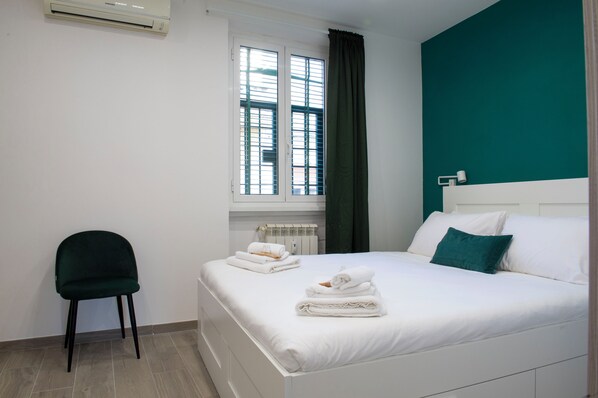 2 bedrooms, in-room safe, iron/ironing board, WiFi