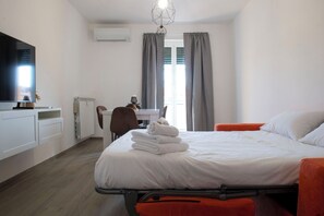 2 bedrooms, in-room safe, iron/ironing board, WiFi