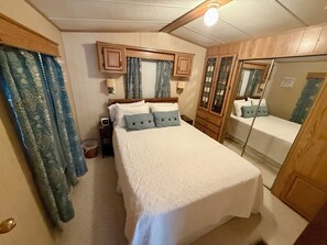1 sovrum, strykjärn/strykbräda, wi-fi och sängkläder