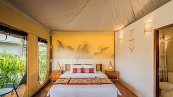 Rollaway beds, free WiFi, bed sheets