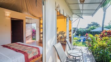 Deluxe Double Room | Rollaway beds, free WiFi, bed sheets